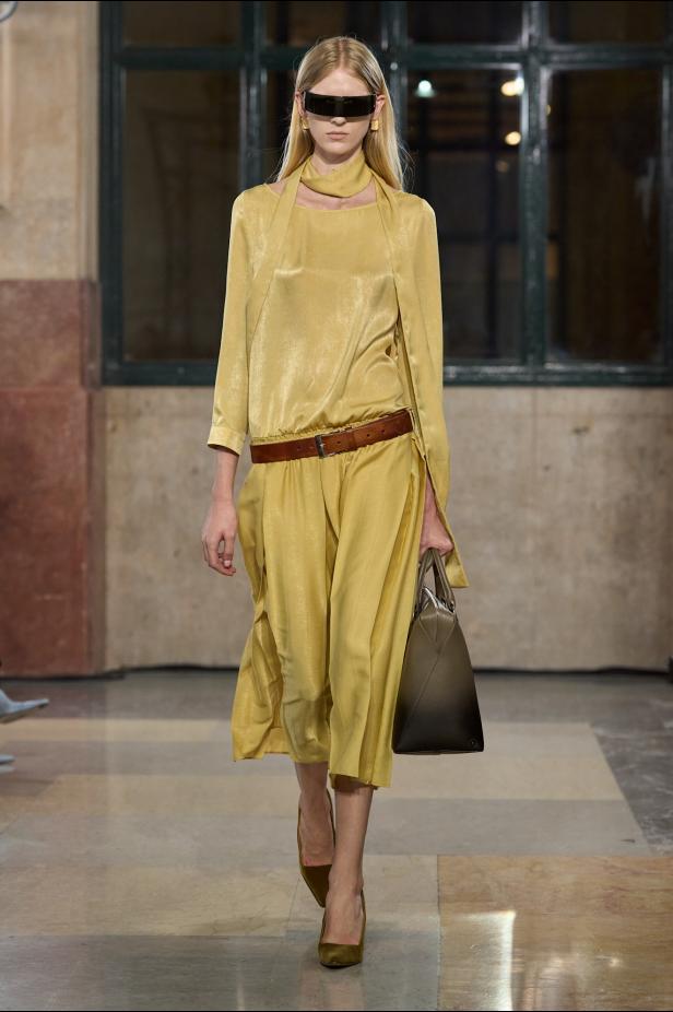 فن الأناقة المُستعجلة في مجموعة MM6 Maison Margiela خريف و شتاء 2026 للملابس الجاهزة