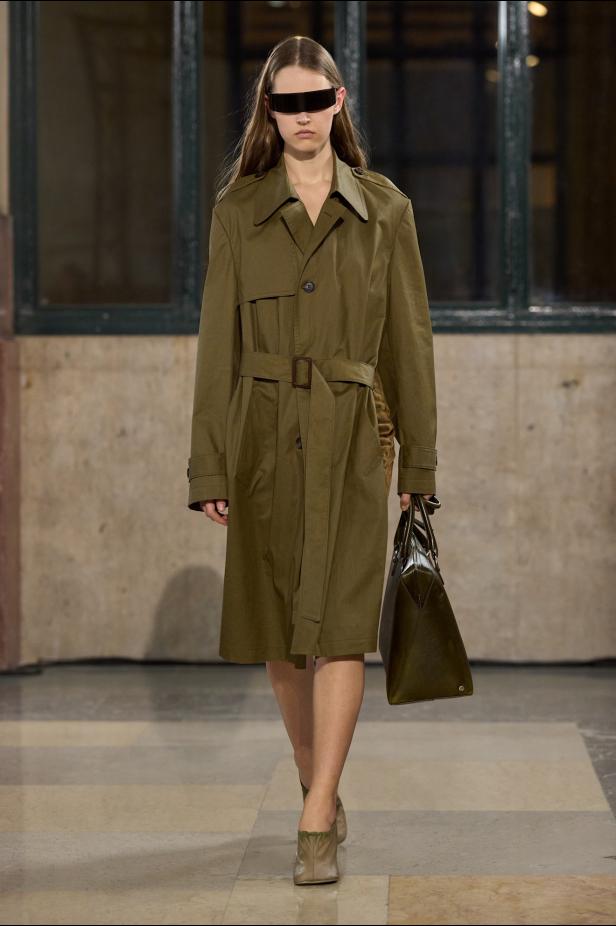 فن الأناقة المُستعجلة في مجموعة MM6 Maison Margiela خريف و شتاء 2026 للملابس الجاهزة