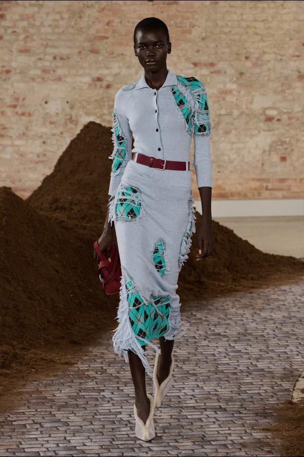 مجموعة موسكينو لخريف وشتاء 2026... رحلة حالمة من ميلانو إلى الأرجنتين‏