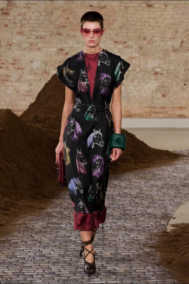 مجموعة موسكينو لخريف وشتاء 2026... رحلة حالمة من ميلانو إلى الأرجنتين‏