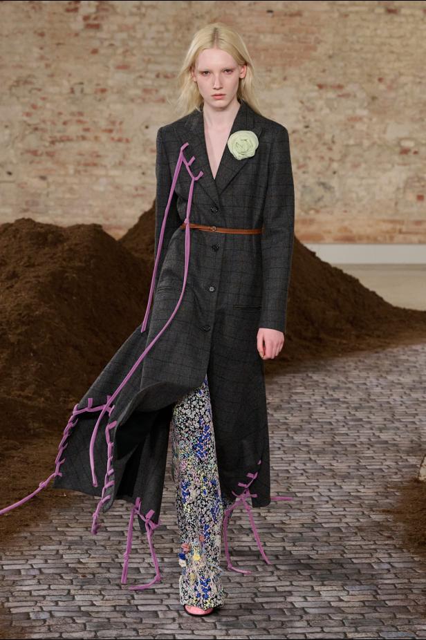 مجموعة موسكينو لخريف وشتاء 2026... رحلة حالمة من ميلانو إلى الأرجنتين‏