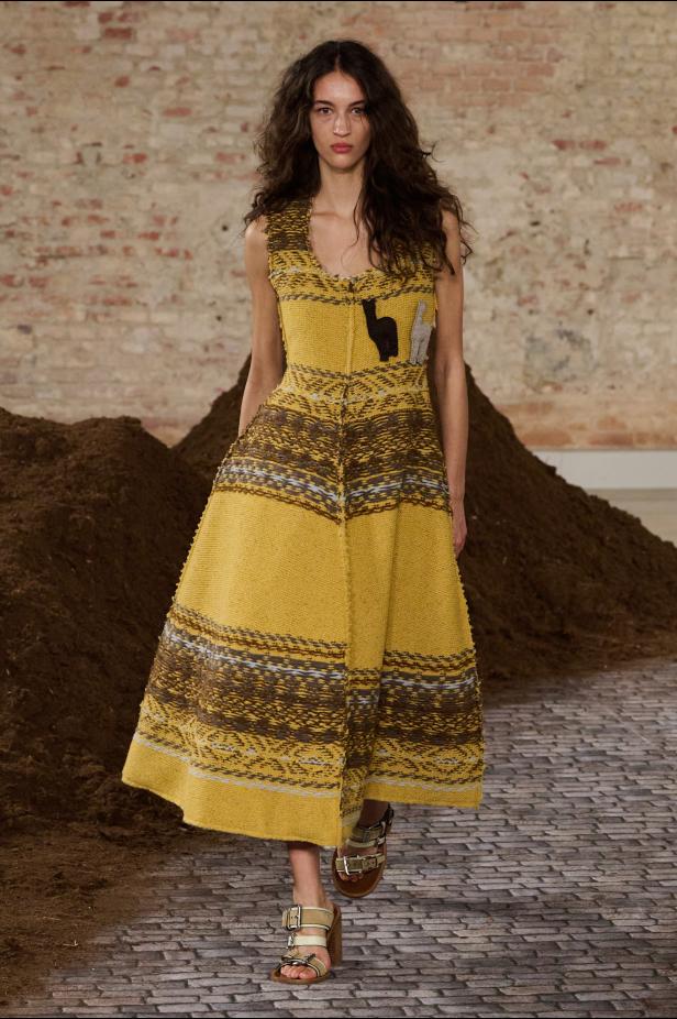 مجموعة موسكينو لخريف وشتاء 2026... رحلة حالمة من ميلانو إلى الأرجنتين‏