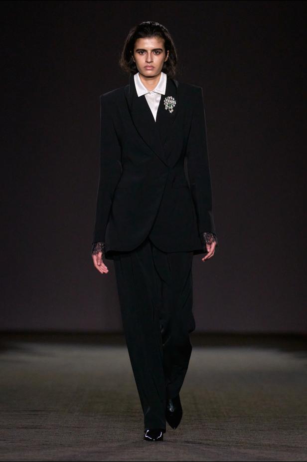 حكاية الأمل العابر للحدود في مجموعة Prabal Gurung خريف و شتاء 2026 للملابس الجاهزة