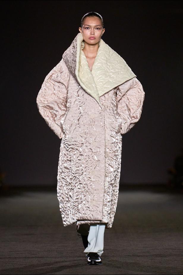 حكاية الأمل العابر للحدود في مجموعة Prabal Gurung خريف و شتاء 2026 للملابس الجاهزة