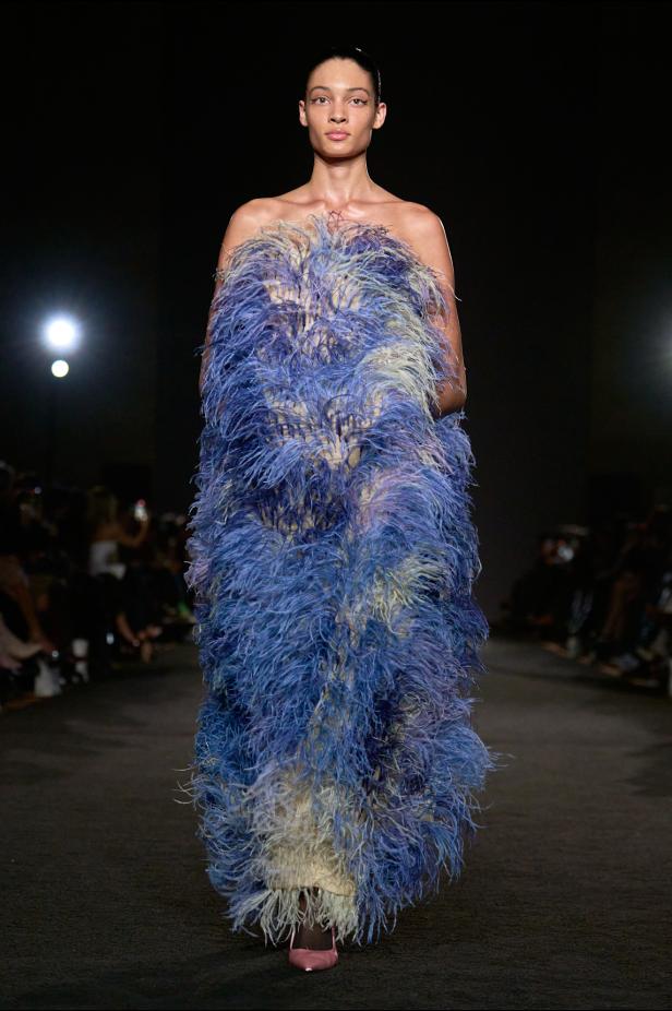 حكاية الأمل العابر للحدود في مجموعة Prabal Gurung خريف و شتاء 2026 للملابس الجاهزة