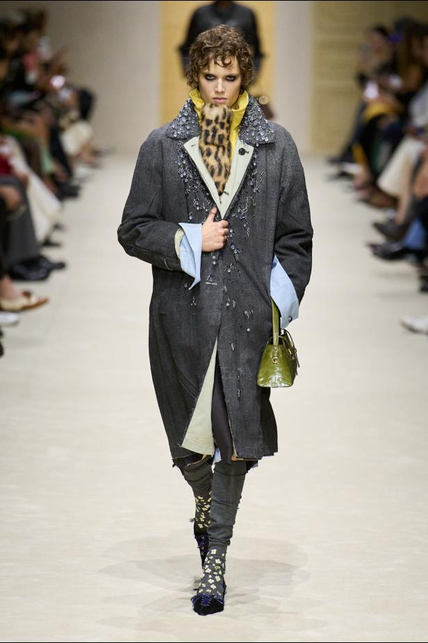 مجموعة ‏Prada‏ ‏لخريف 2026 وقوّة فن التنسيق الحرّ