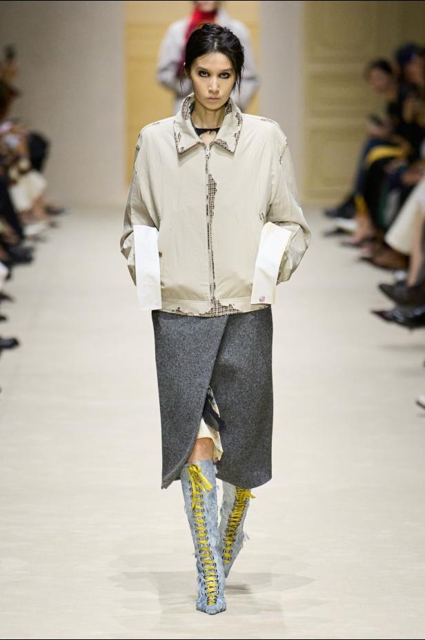 مجموعة ‏Prada‏ ‏لخريف 2026 وقوّة فن التنسيق الحرّ