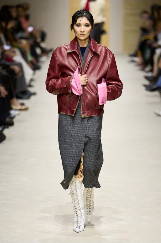 مجموعة ‏Prada‏ ‏لخريف 2026 وقوّة فن التنسيق الحرّ