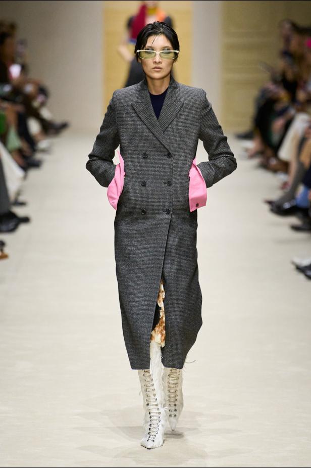 مجموعة ‏Prada‏ ‏لخريف 2026 وقوّة فن التنسيق الحرّ