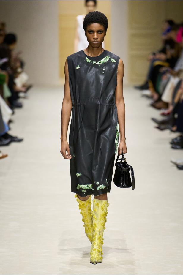 مجموعة ‏Prada‏ ‏لخريف 2026 وقوّة فن التنسيق الحرّ