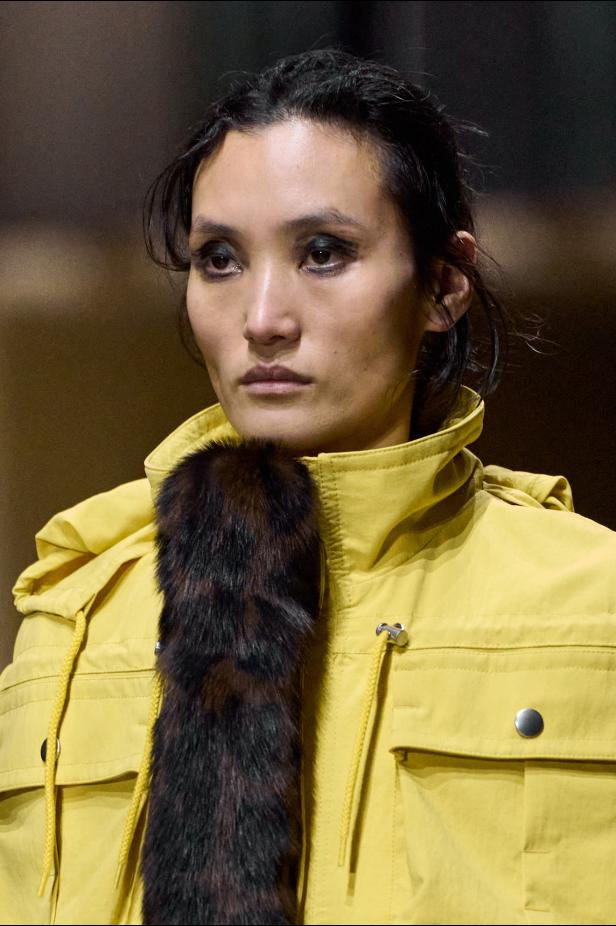 مجموعة ‏Prada‏ ‏لخريف 2026 وقوّة فن التنسيق الحرّ