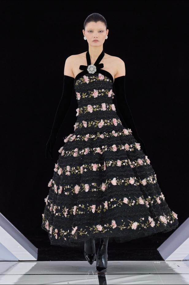 رومانسية الحديقة الشتوية وهندسة الصورة الأنثوية في مجموعة Richard Quinn خريف وشتاء 2026