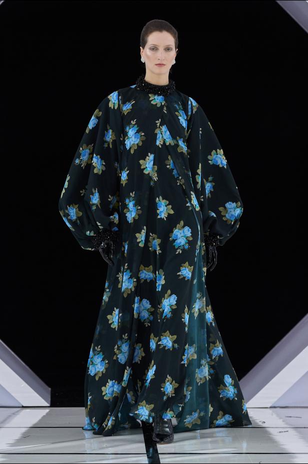 رومانسية الحديقة الشتوية وهندسة الصورة الأنثوية في مجموعة Richard Quinn خريف وشتاء 2026