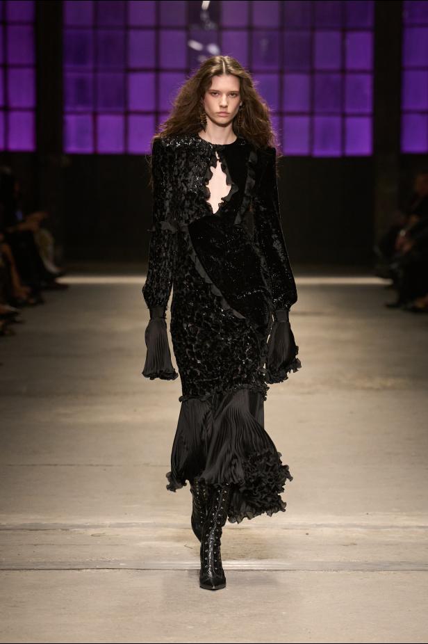 مجموعة Roberto Cavalli لخريف وشتاء 2026