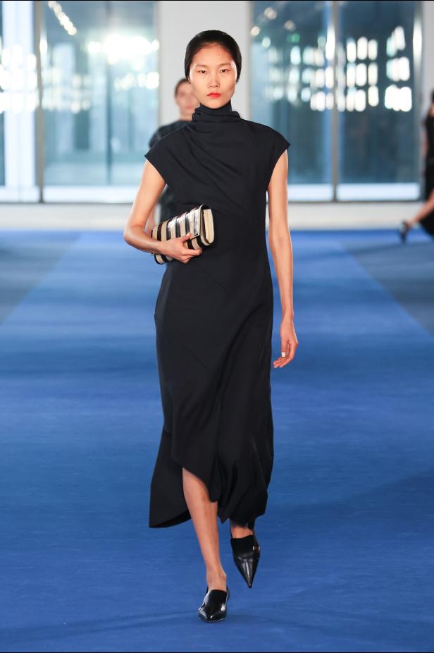 عرض أزياء Proenza Schouler لخريف وشتاء 2026-2027