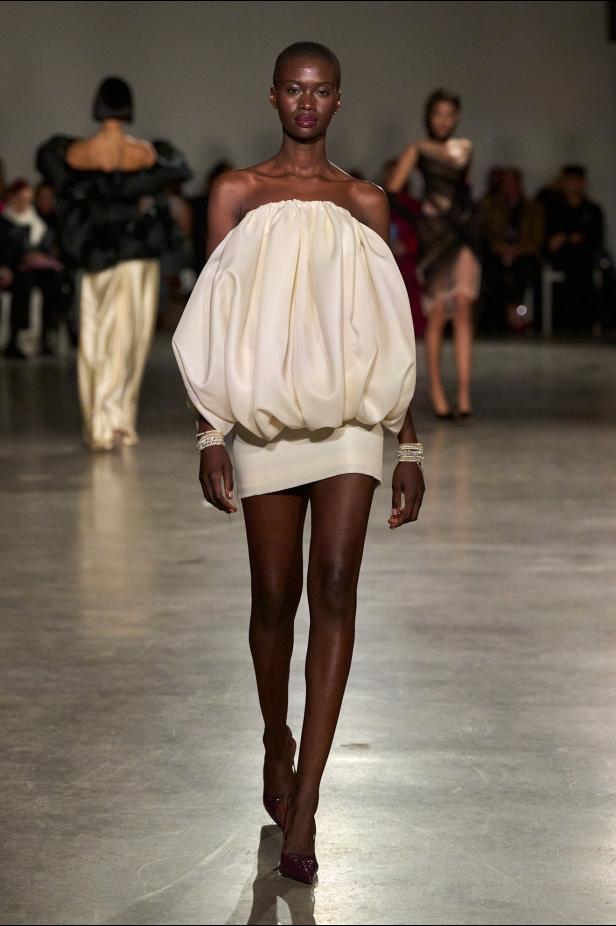 مجموعة Christian Siriano لخريف وشتاء 2026