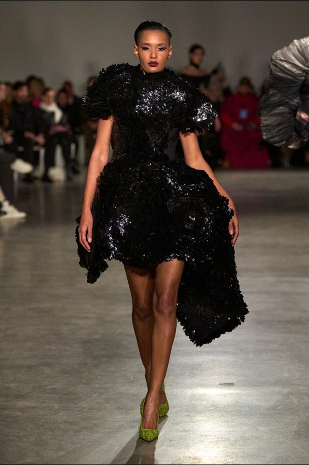 مجموعة Christian Siriano لخريف وشتاء 2026