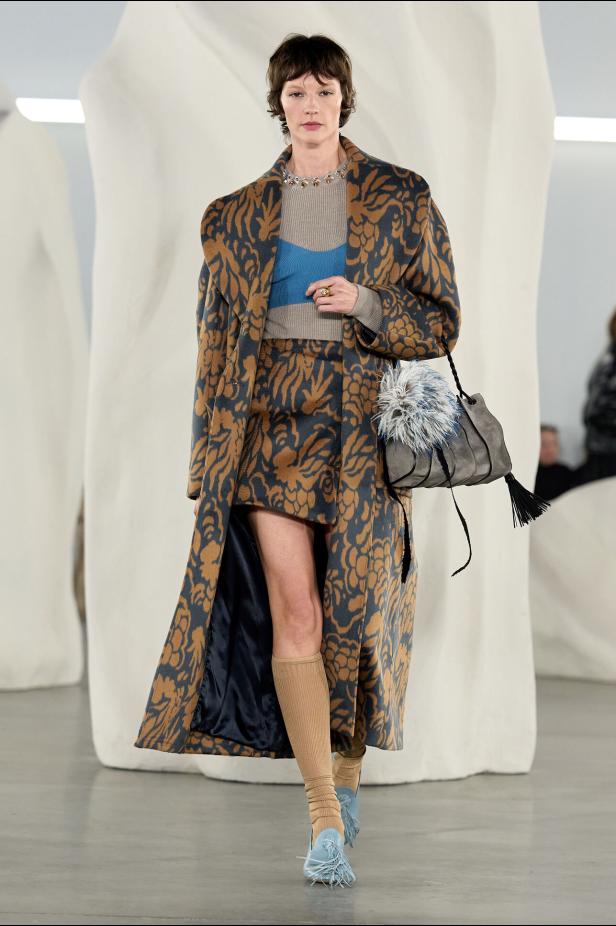 عرض أزياء مجموعة Ulla Johnson لخريف وشتاء 2027