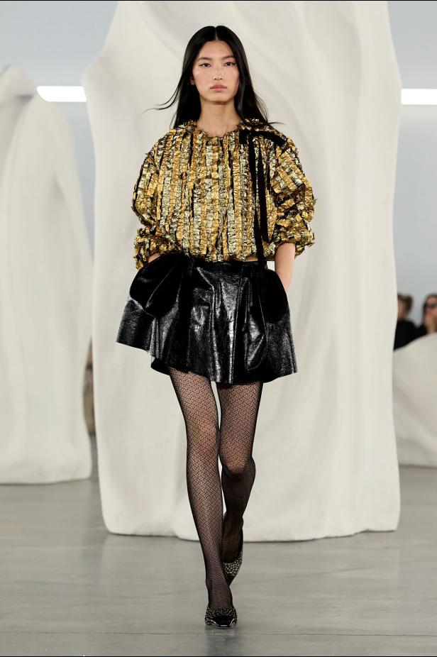 عرض أزياء مجموعة Ulla Johnson لخريف وشتاء 2027