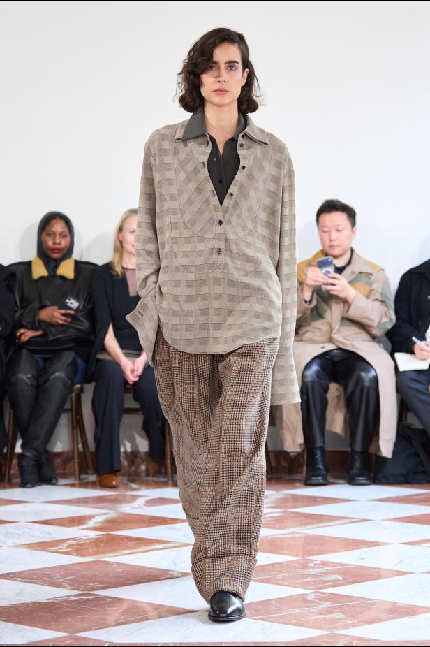 إميليا ويكستيد تُعيد إحياء أسطورة "فانو ميسان" في مجموعة خريف 2026‏