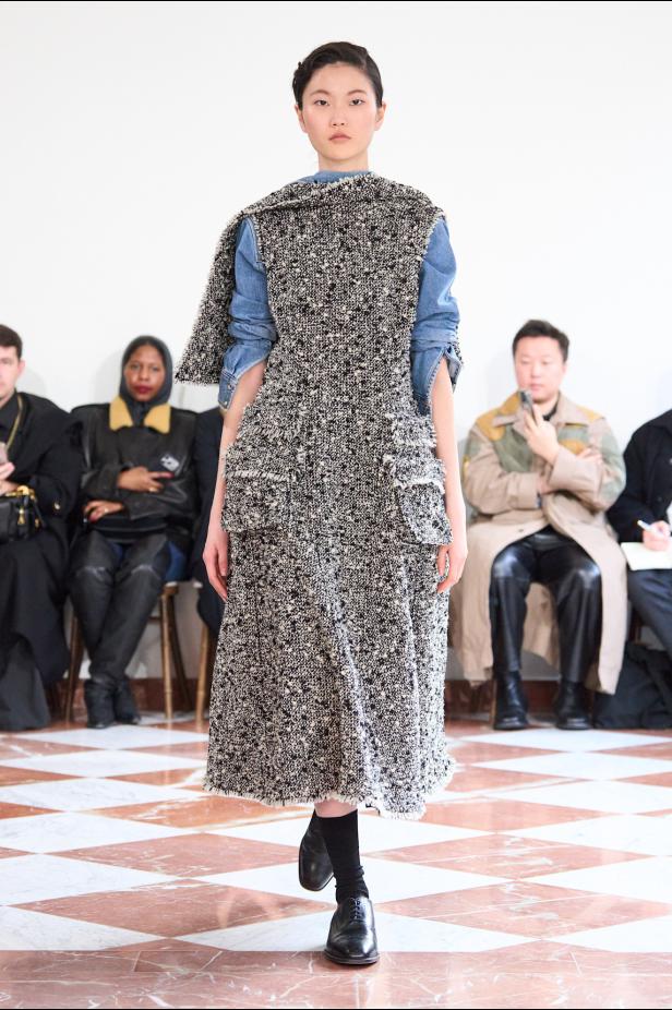 إميليا ويكستيد تُعيد إحياء أسطورة "فانو ميسان" في مجموعة خريف 2026‏