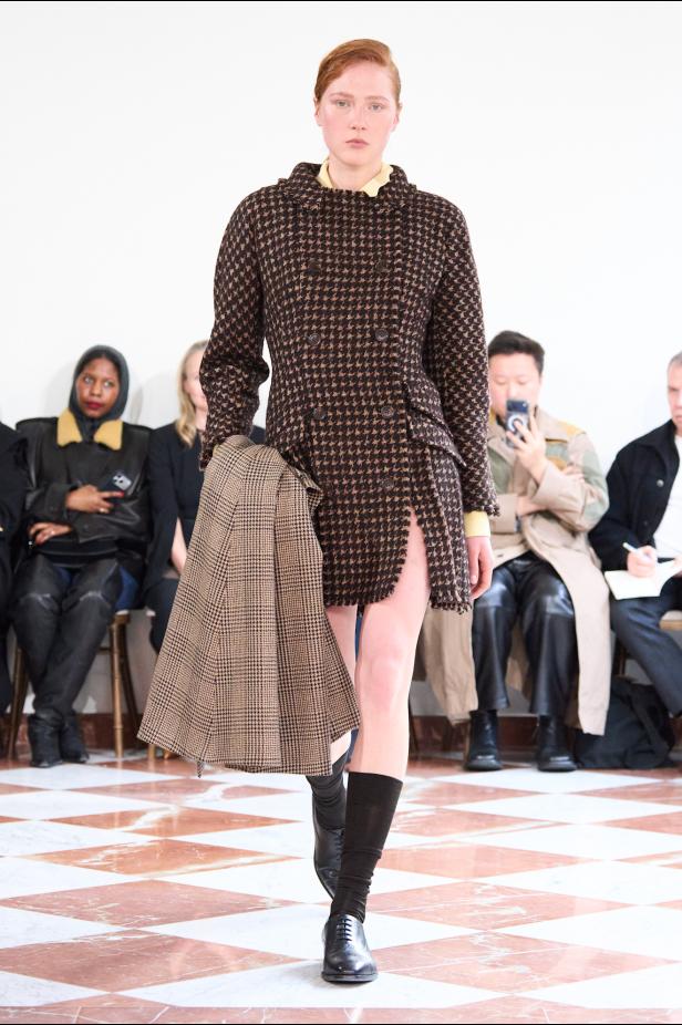 إميليا ويكستيد تُعيد إحياء أسطورة "فانو ميسان" في مجموعة خريف 2026‏