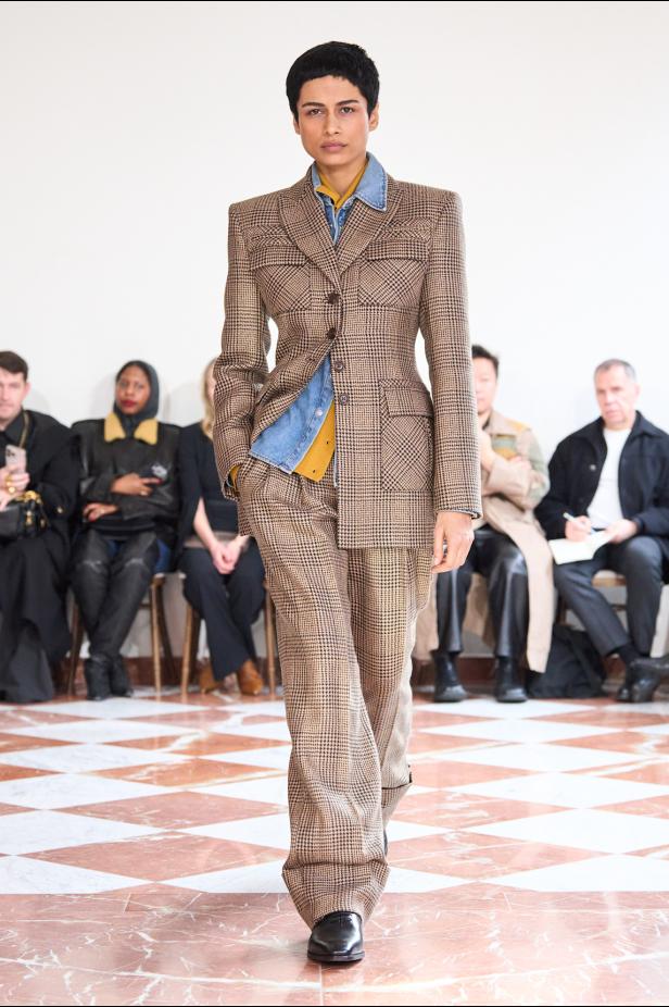 إميليا ويكستيد تُعيد إحياء أسطورة "فانو ميسان" في مجموعة خريف 2026‏