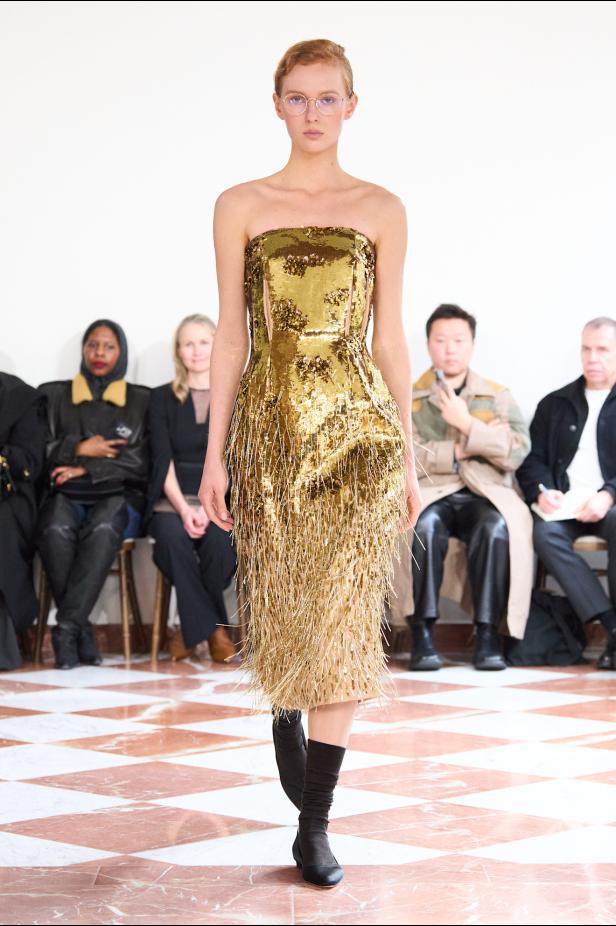 إميليا ويكستيد تُعيد إحياء أسطورة "فانو ميسان" في مجموعة خريف 2026‏