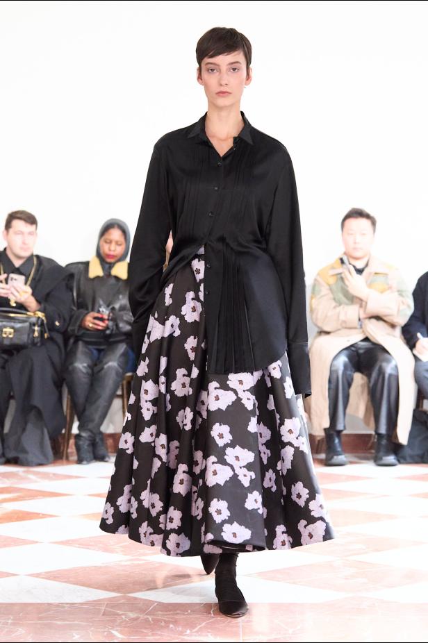 إميليا ويكستيد تُعيد إحياء أسطورة "فانو ميسان" في مجموعة خريف 2026‏