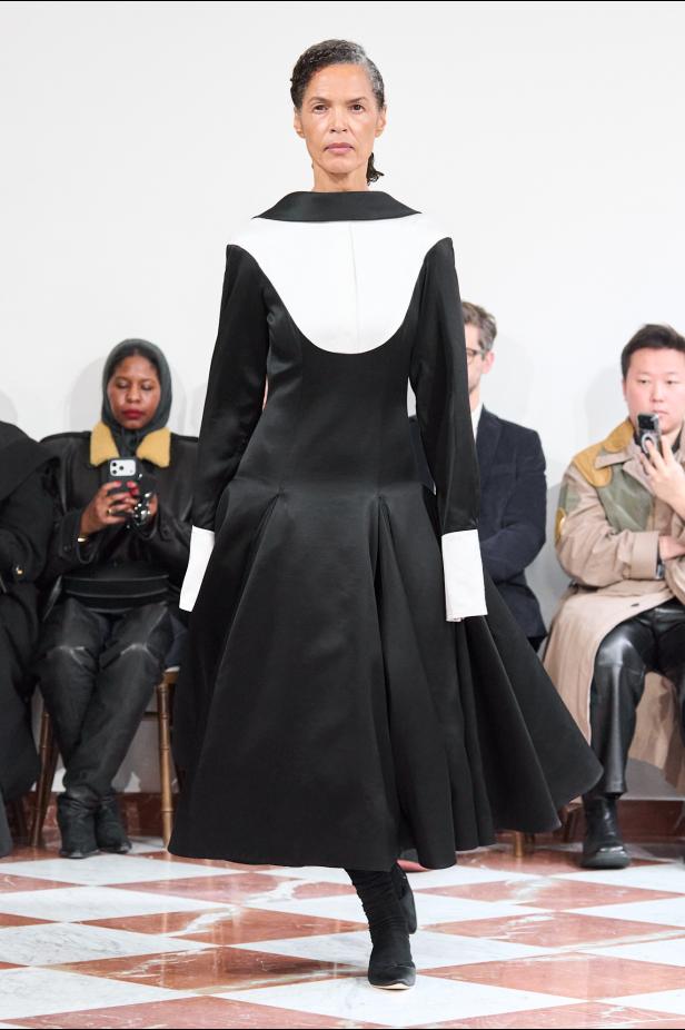 إميليا ويكستيد تُعيد إحياء أسطورة "فانو ميسان" في مجموعة خريف 2026‏