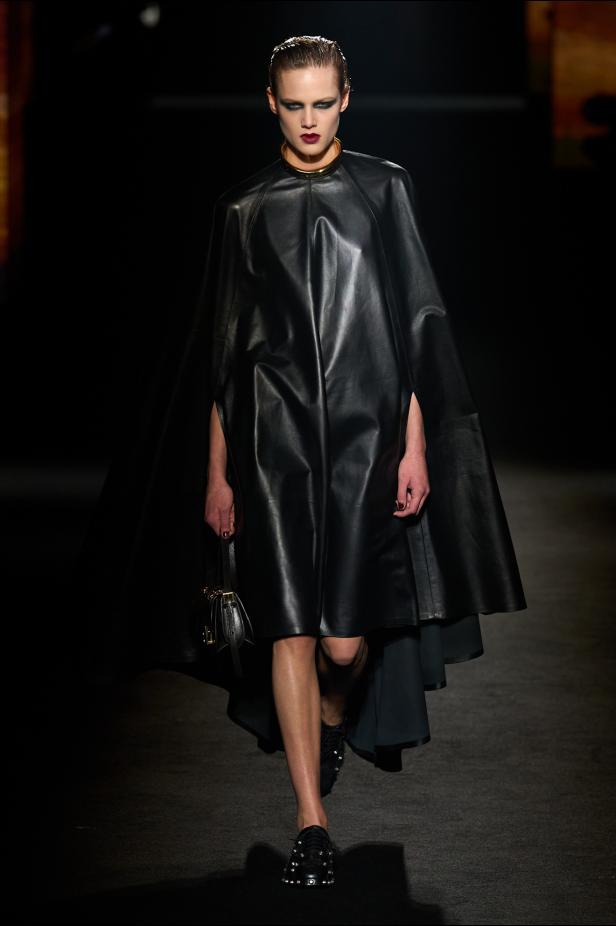 حين يتشكل الضوء داخل الظلال في مجموعة Balenciaga خريف وشتاء 2026 للملابس الجاهزة