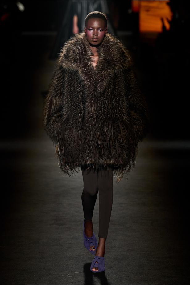 حين يتشكل الضوء داخل الظلال في مجموعة Balenciaga خريف وشتاء 2026 للملابس الجاهزة