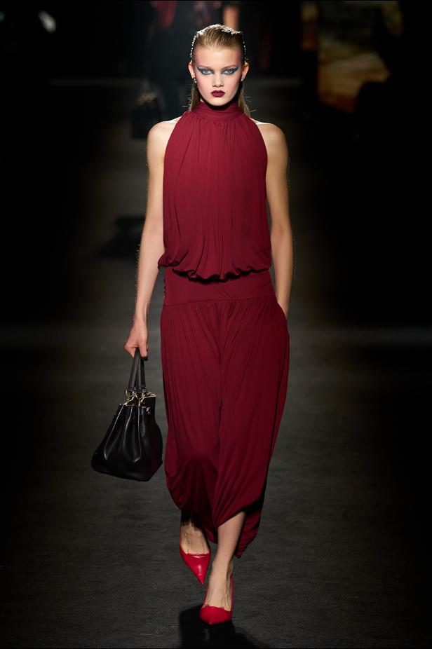 حين يتشكل الضوء داخل الظلال في مجموعة Balenciaga خريف وشتاء 2026 للملابس الجاهزة