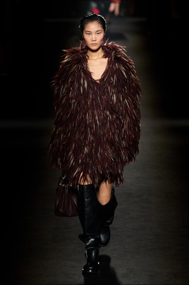 حين يتشكل الضوء داخل الظلال في مجموعة Balenciaga خريف وشتاء 2026 للملابس الجاهزة