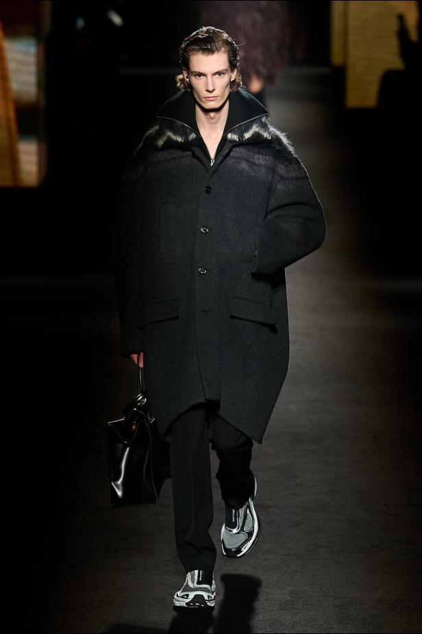 حين يتشكل الضوء داخل الظلال في مجموعة Balenciaga خريف وشتاء 2026 للملابس الجاهزة