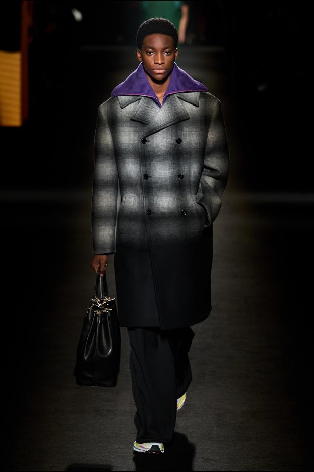 حين يتشكل الضوء داخل الظلال في مجموعة Balenciaga خريف وشتاء 2026 للملابس الجاهزة