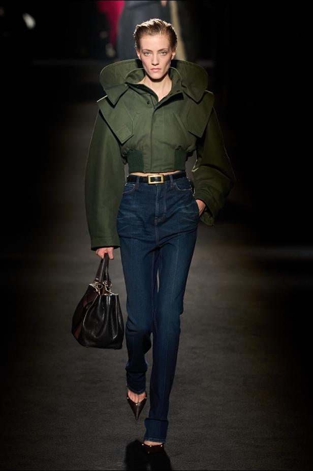 حين يتشكل الضوء داخل الظلال في مجموعة Balenciaga خريف وشتاء 2026 للملابس الجاهزة