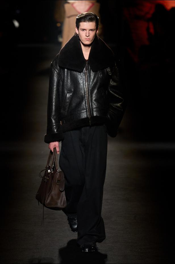 حين يتشكل الضوء داخل الظلال في مجموعة Balenciaga خريف وشتاء 2026 للملابس الجاهزة