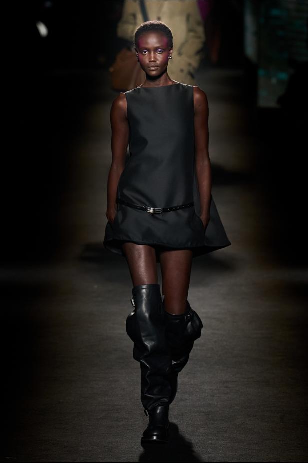 حين يتشكل الضوء داخل الظلال في مجموعة Balenciaga خريف وشتاء 2026 للملابس الجاهزة