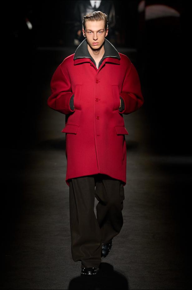 حين يتشكل الضوء داخل الظلال في مجموعة Balenciaga خريف وشتاء 2026 للملابس الجاهزة