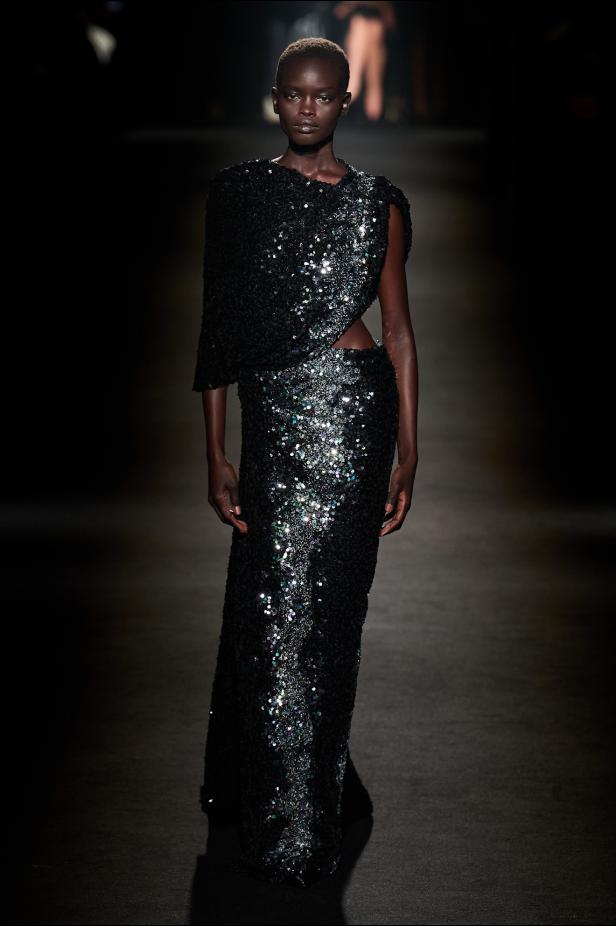 حين يتشكل الضوء داخل الظلال في مجموعة Balenciaga خريف وشتاء 2026 للملابس الجاهزة