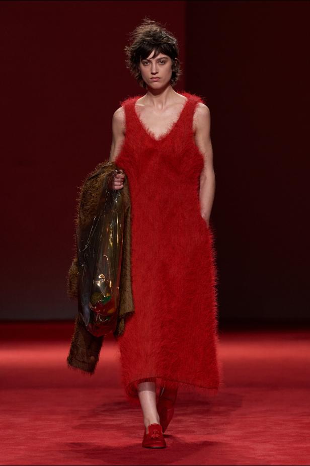 فلسفة الأناقة الميلانية في مجموعة Bottega Veneta للملابس الجاهزة لخريف 2026