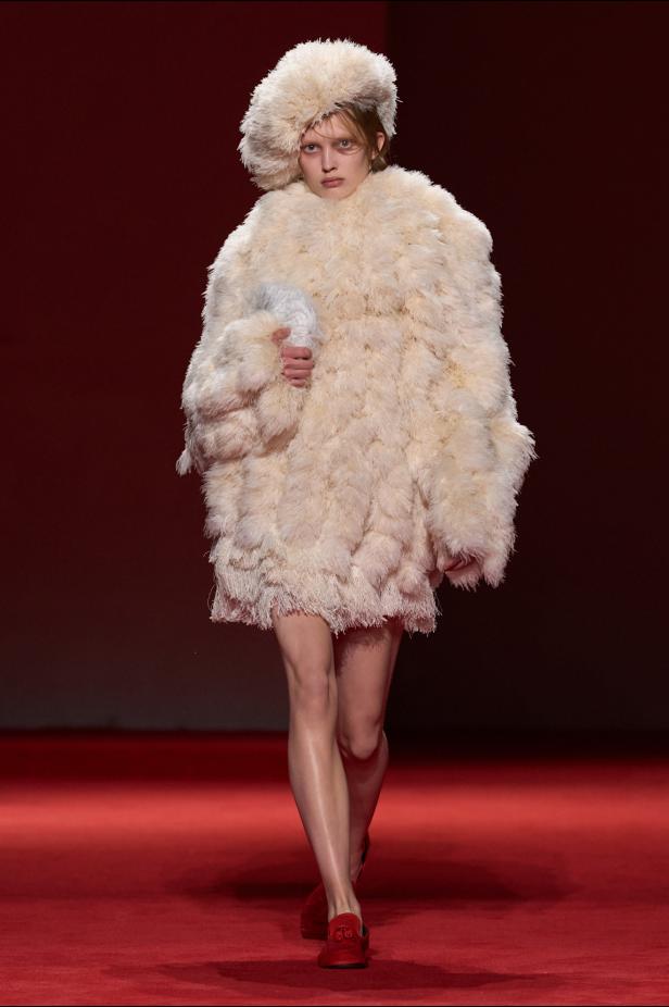 فلسفة الأناقة الميلانية في مجموعة Bottega Veneta للملابس الجاهزة لخريف 2026