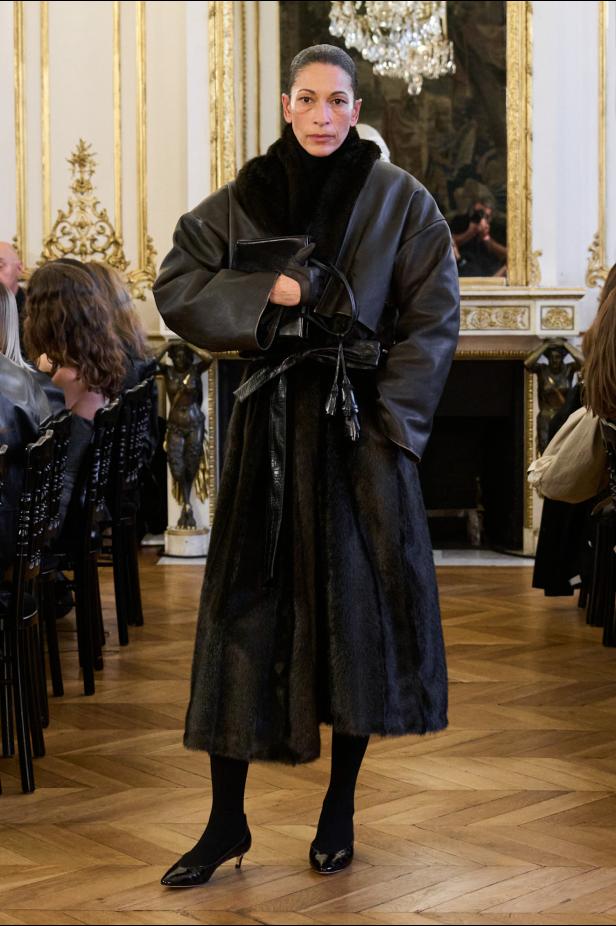 أبعد من مجرد فصل.. مجموعة ‏Magda Butrym‏ تحوّل الشتاء إلى موقف وبصمة