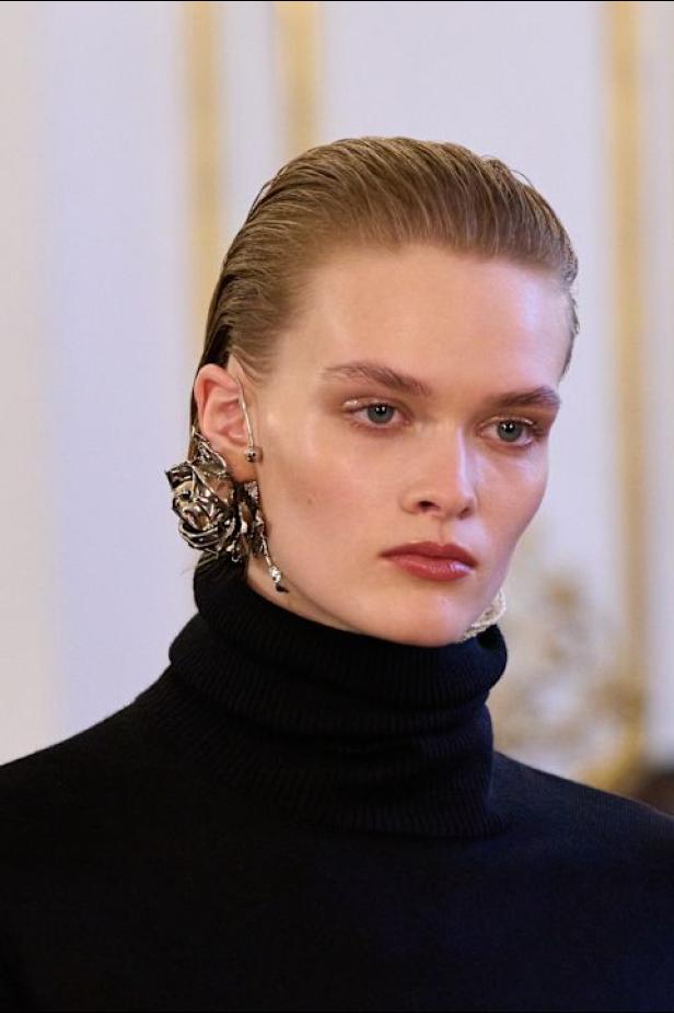  مجموعة ‏Magda Butrym‏ تحوّل الشتاء إلى موقف وبصمة