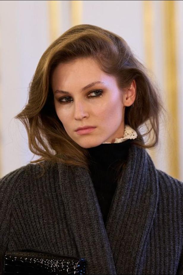  مجموعة ‏Magda Butrym‏ تحوّل الشتاء إلى موقف وبصمة