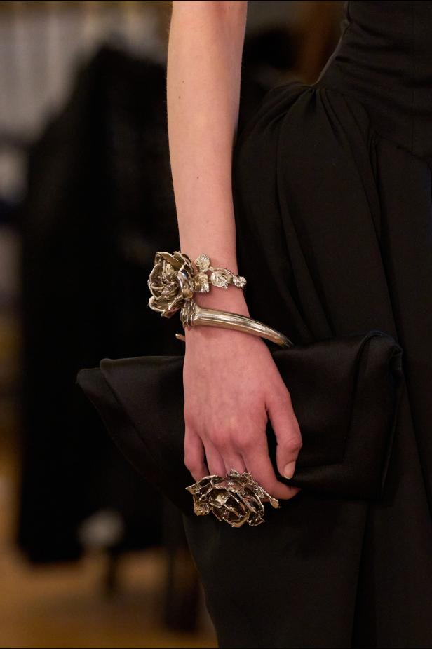 أبعد من مجرد فصل.. مجموعة ‏Magda Butrym‏ تحوّل الشتاء إلى موقف وبصمة