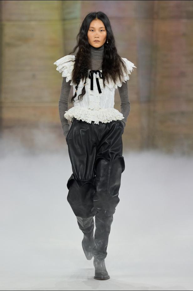 مجموعة كلوي لموسم خريف 2026 بعنوان The Devotion Collection