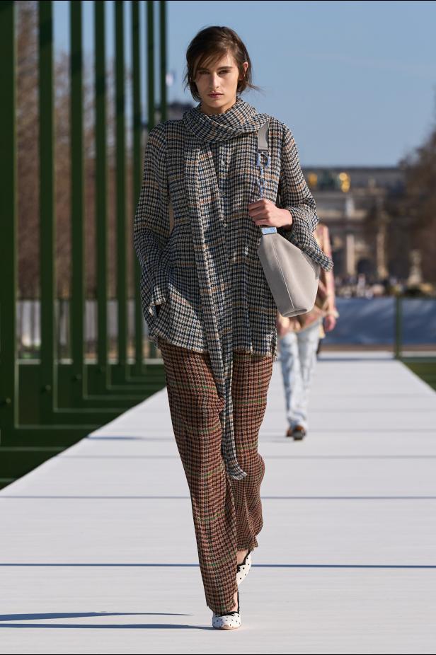 مجموعة ديور لخريف وشتاء 2026... أندرسون يستعيد أمجاد القرن الثامن عشر بلمسة عصرية