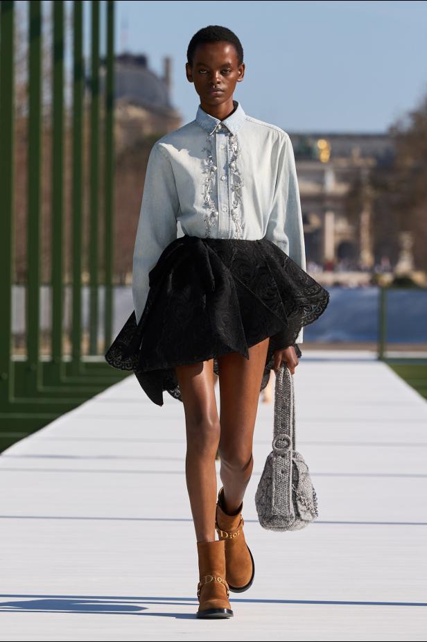 مجموعة ديور لخريف وشتاء 2026... أندرسون يستعيد أمجاد القرن الثامن عشر بلمسة عصرية